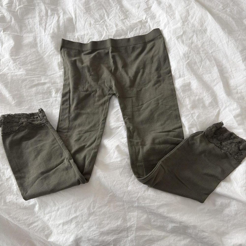 Ambiance olive green lace leggings with lace trim on the ankles, size M/L. Nylon